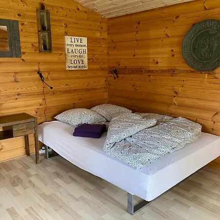 Feriehus Hyggelig 2-personers Hytte På Rinkenæshus Camping