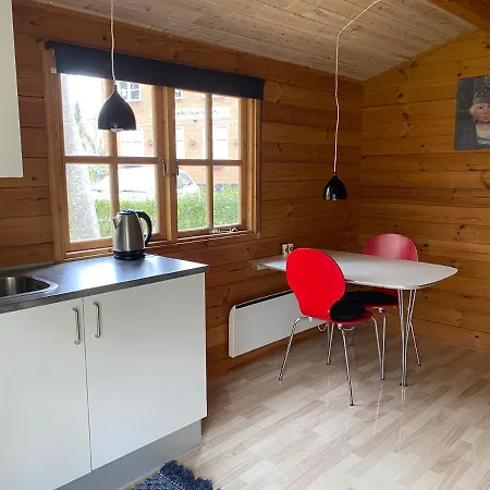 Hyggelig 2-personers Hytte Pa Rinkenaeshus Camping - Hytte D * Grasten